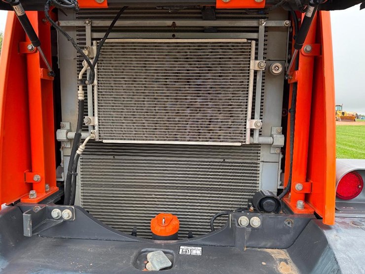 2017-doosan-dl250-5-image-43