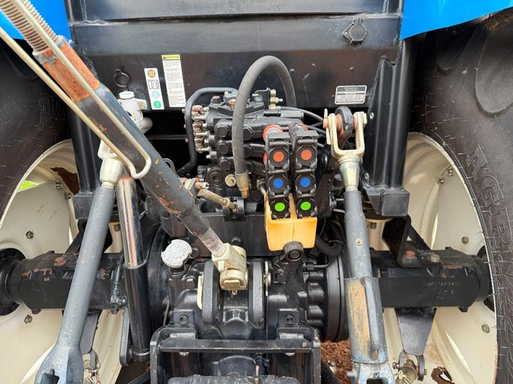 new-holland-ts130a-image-41