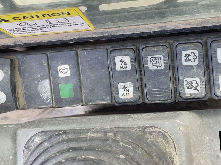 2012-takeuchi-tl10-image-33