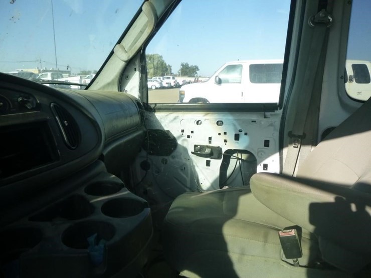 2008-ford-e350-image-12