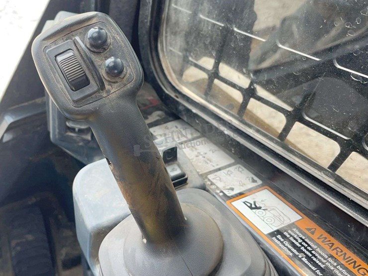 2020-deere-331g-image-35