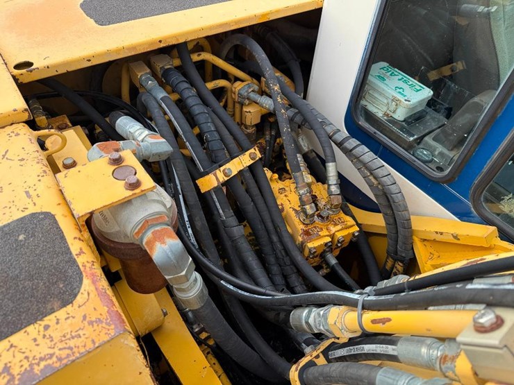 komatsu-pc150-lc-5-image-40