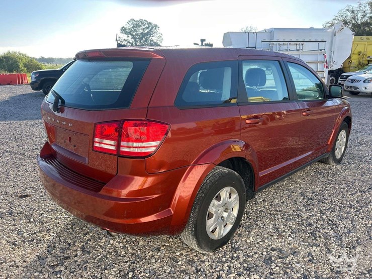 2012-dodge-journey-image-3