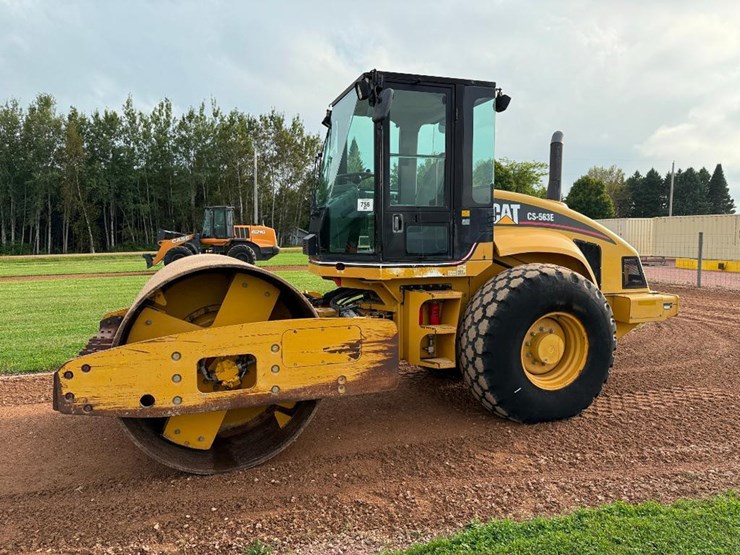 caterpillar-cs-563e-image-1