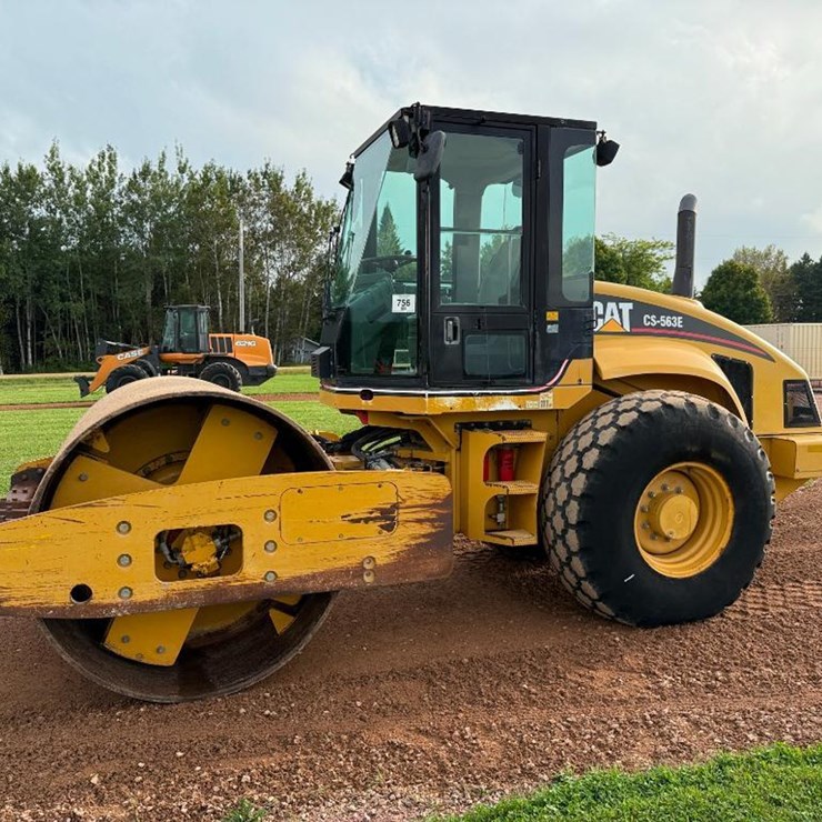 CATERPILLAR CS-563E