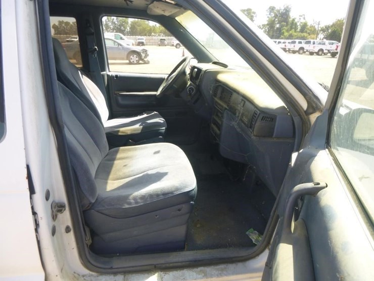 1993-dodge-caravan-image-10