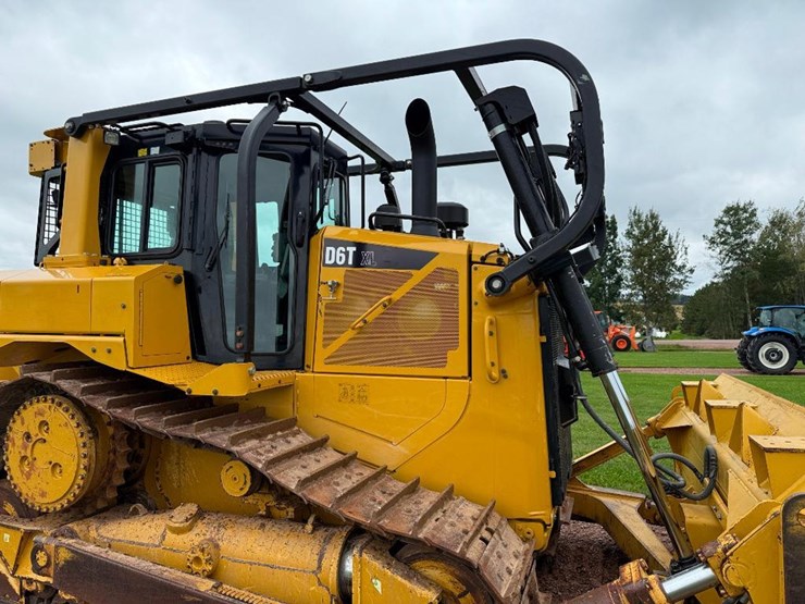 caterpillar-d6t-xl-image-23
