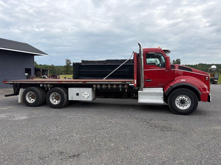 2017-kenworth-t880-image-3