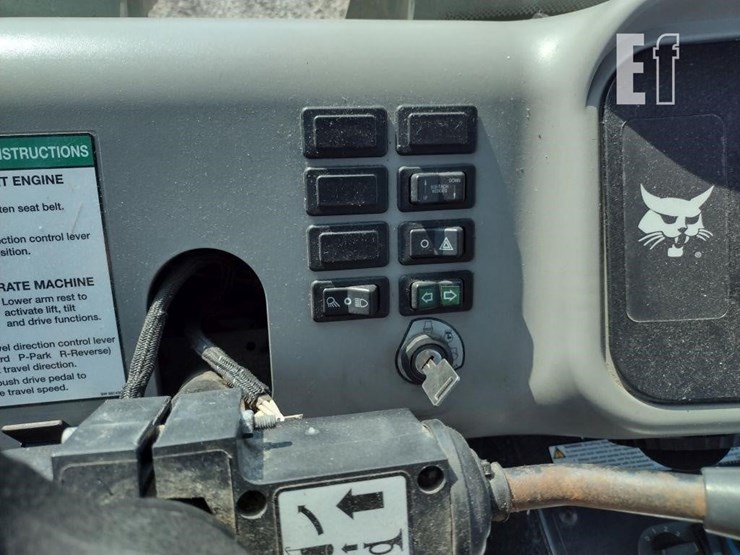 2021-bobcat-toolcat-5600-image-8