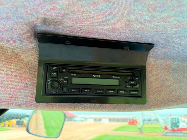 new-holland-ts130a-image-55