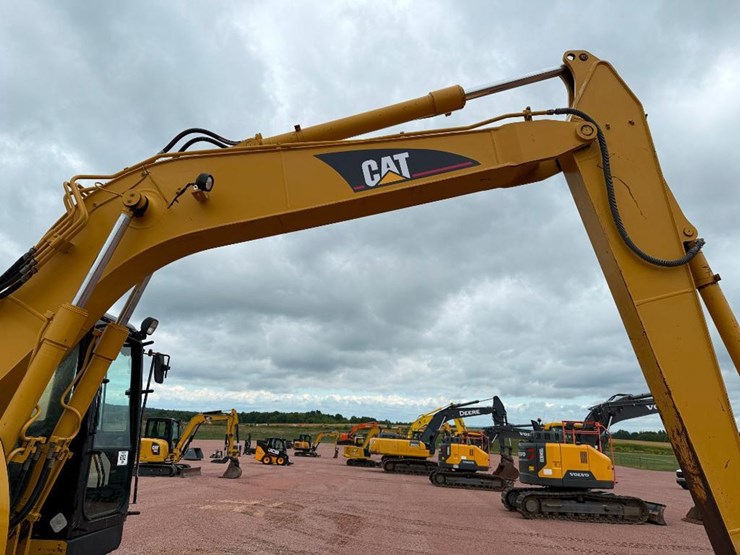2004-caterpillar-314c-image-32