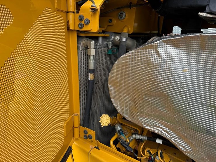 caterpillar-d6t-xl-image-57