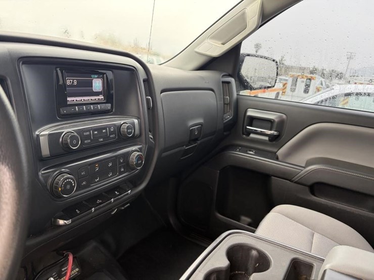 2015-chevrolet-2500-image-16