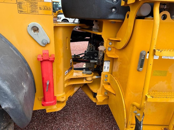 deere-624k-image-23