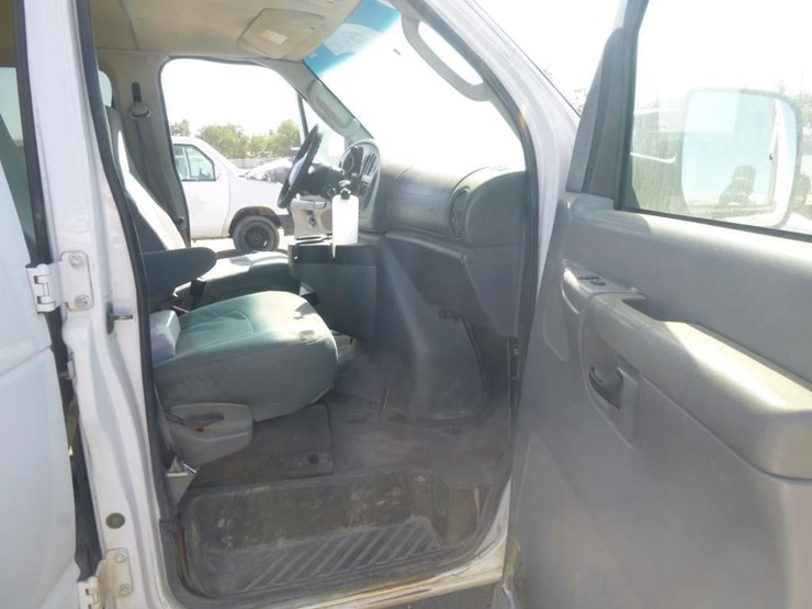 2008-ford-e350-image-14