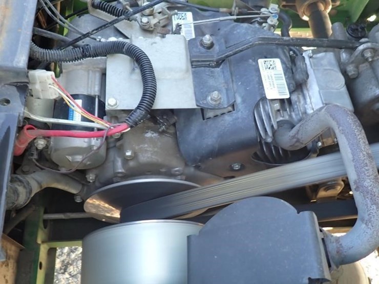 2012-john-deere-gator-image-8