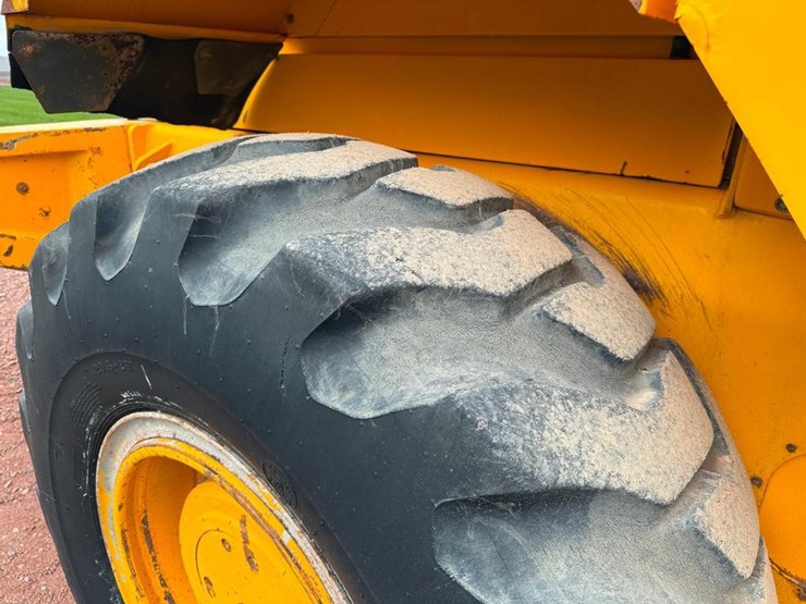 jcb-426b-image-10
