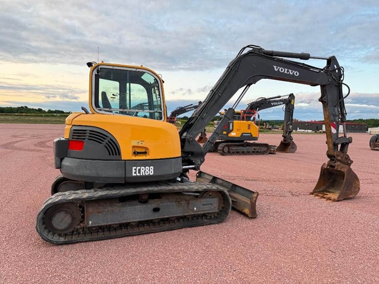 volvo-ecr88-image-3
