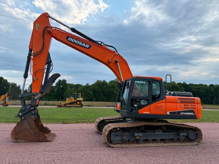 2016-doosan-dx225-lc-5-image-1
