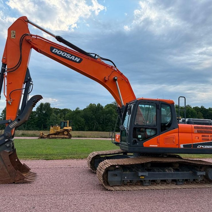 2016 DOOSAN DX225 LC-5