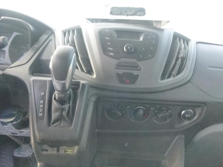 2019-ford-transit-image-12