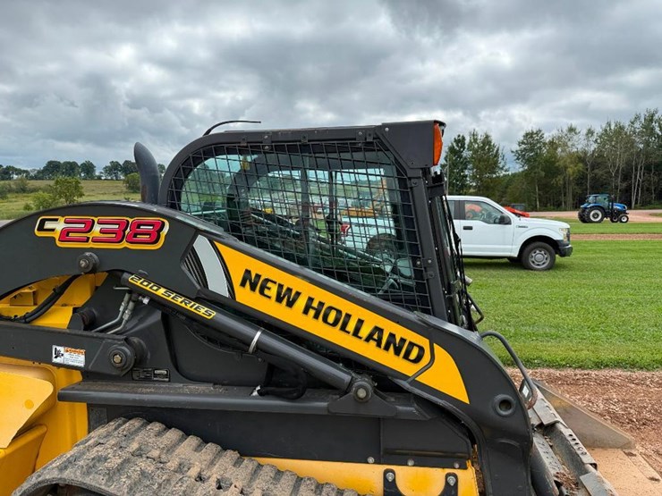 new-holland-c238-image-24