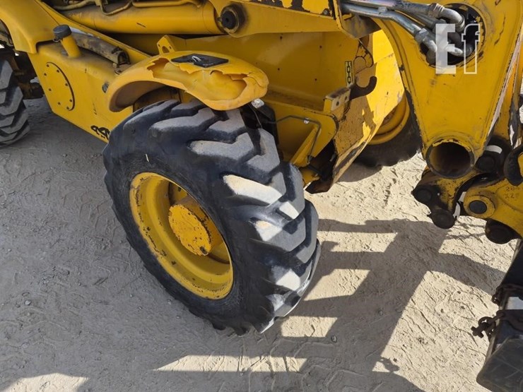 2000-jcb-520-image-11