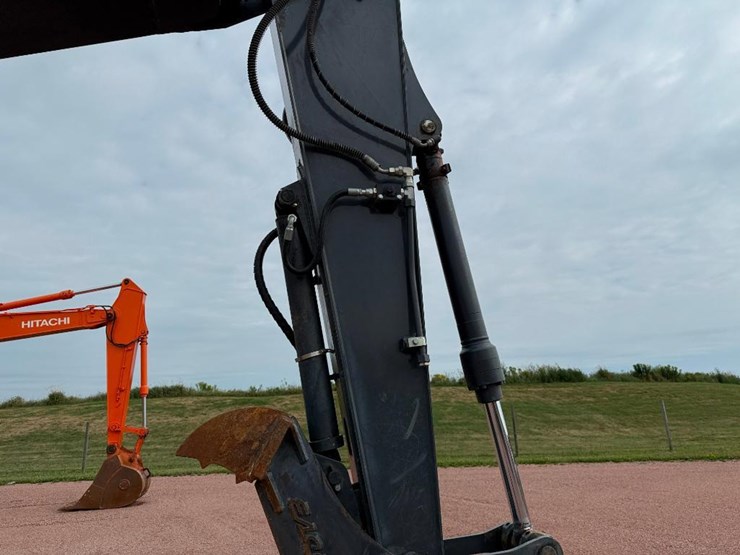 deere-130g-image-30