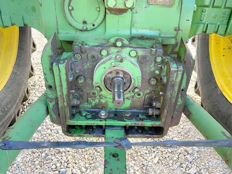 john-deere-4010-image-22