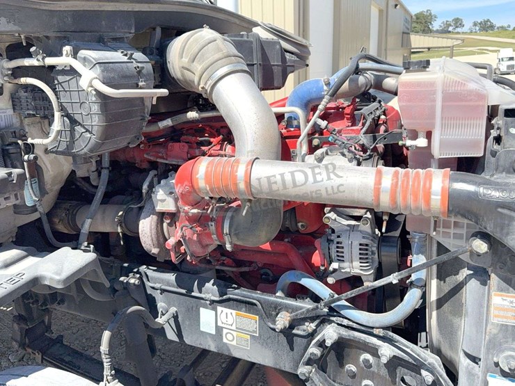 2020-peterbilt-579-image-61