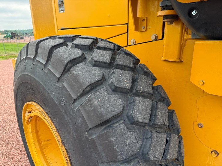 deere-644k-image-10