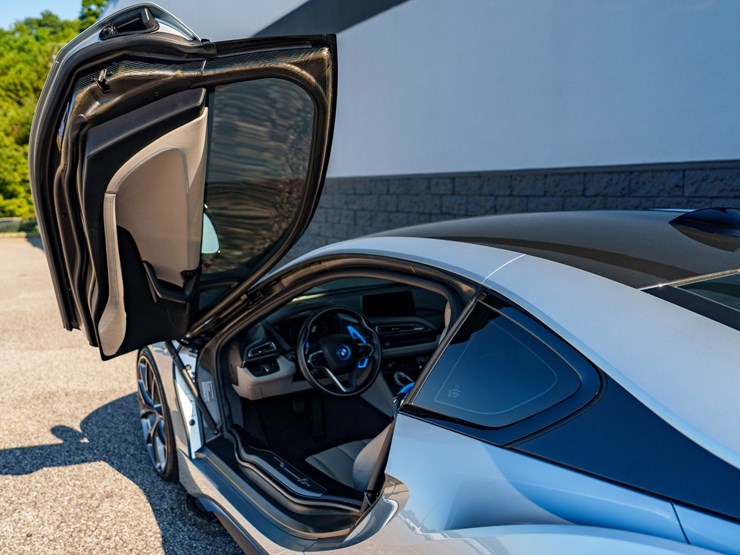 #1064-•-2015-bmw-i-8-image-59