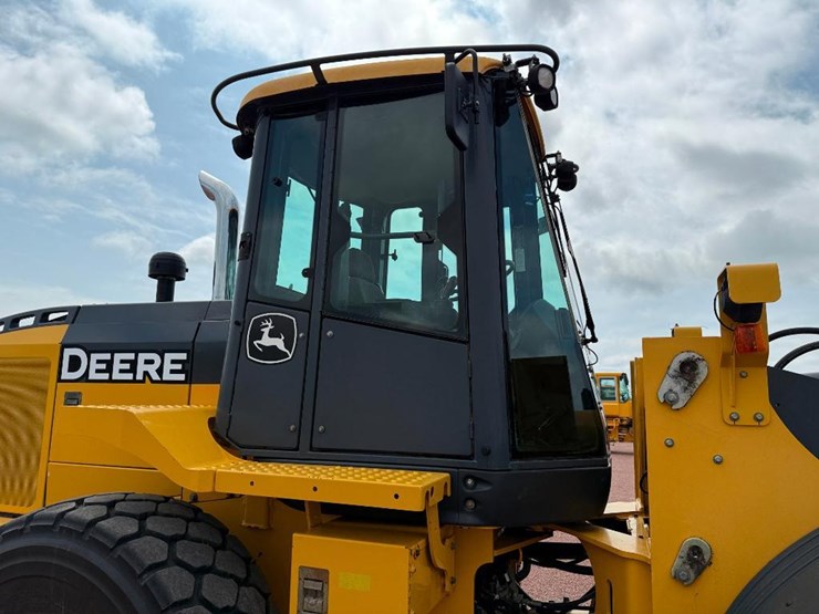 deere-524k-image-12