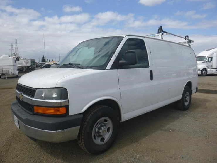 2014-chevrolet-express-2500-image-1