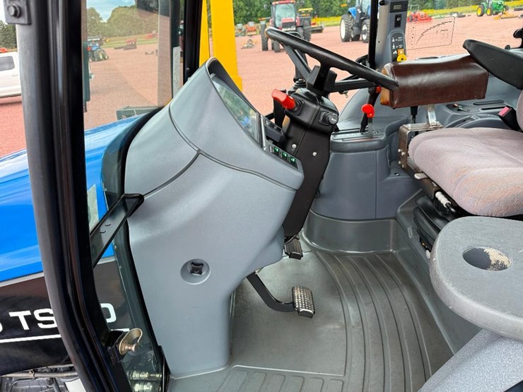 new-holland-ts110-image-48