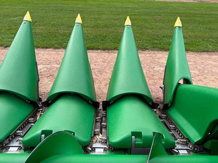 john-deere-608c-stalkmaster-image-15