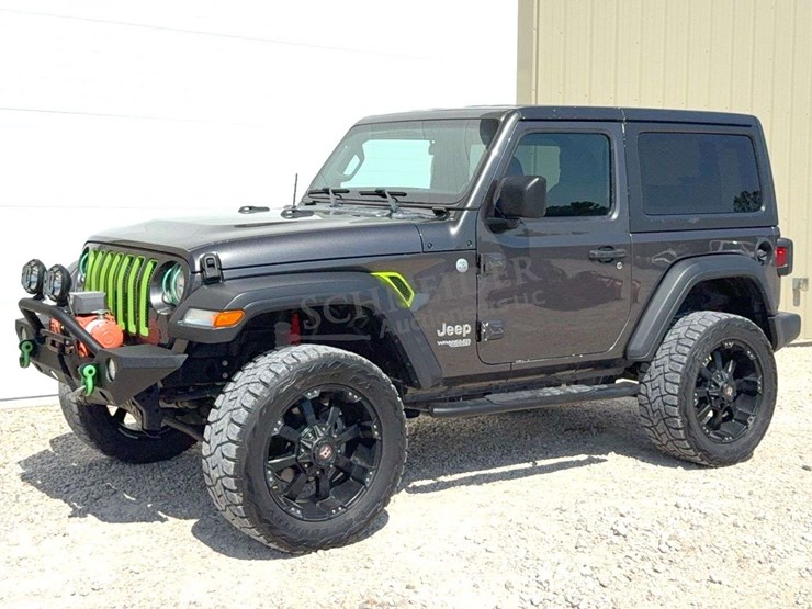 2018-jeep-wrangler-sport-image-2