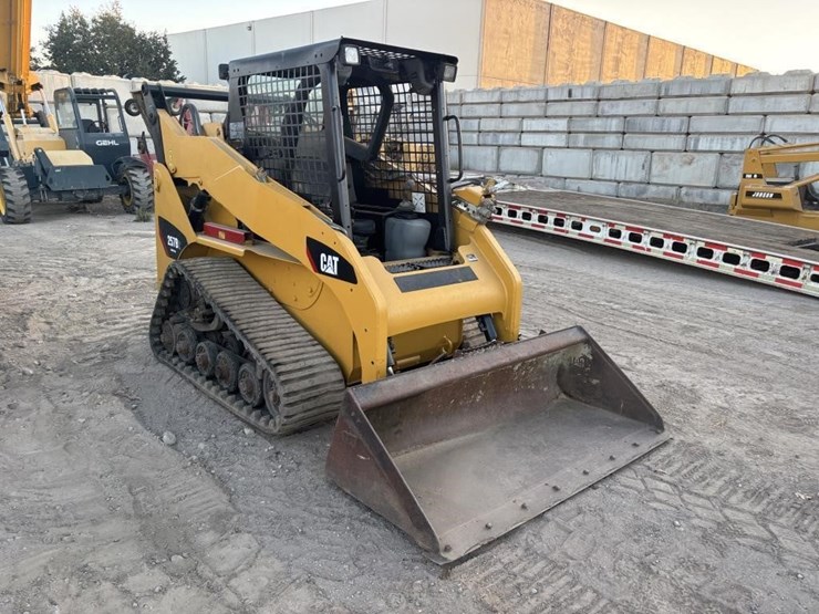 caterpillar-257b2-image-2
