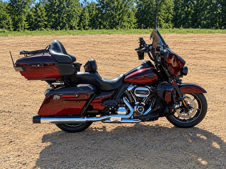 #1075-•-2018-harley-davidson-flhtkse-cvo-limited-image-1