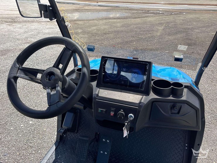 2024-vivid-ev-6-person-electric-cart-image-10