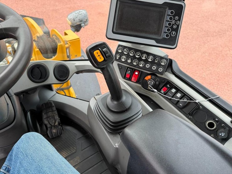 caterpillar-926m-image-56