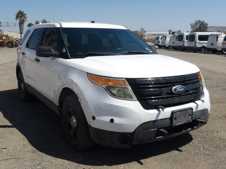 2015-ford-explorer-image-2