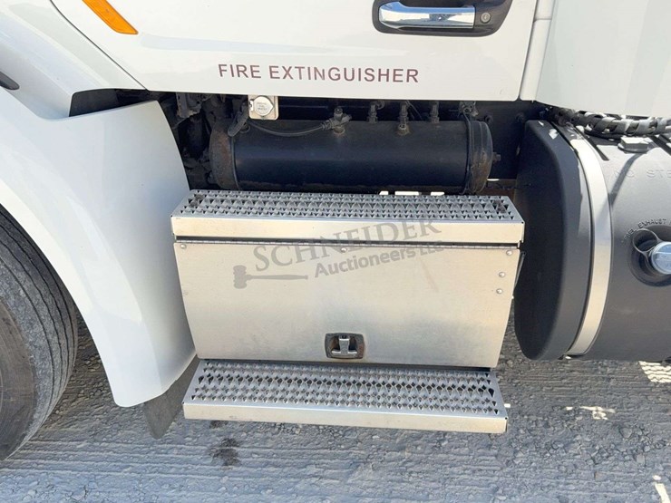 2020-peterbilt-579-image-48