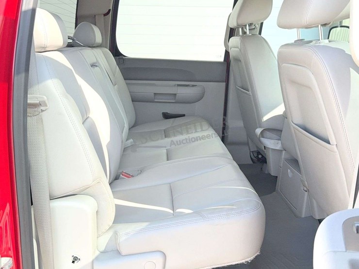 2013-chevrolet-2500hd-image-48
