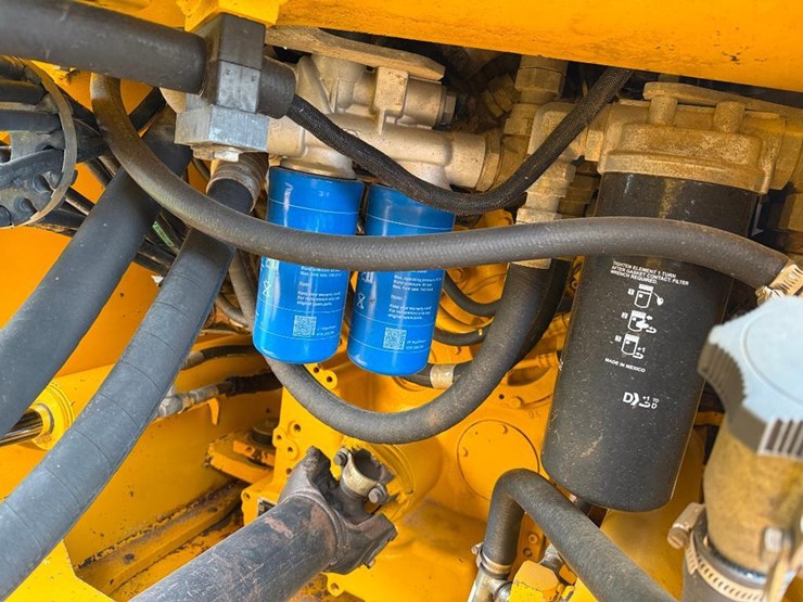 2005-deere-744j-image-42