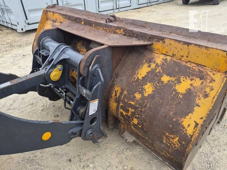2016-deere-344k-image-10