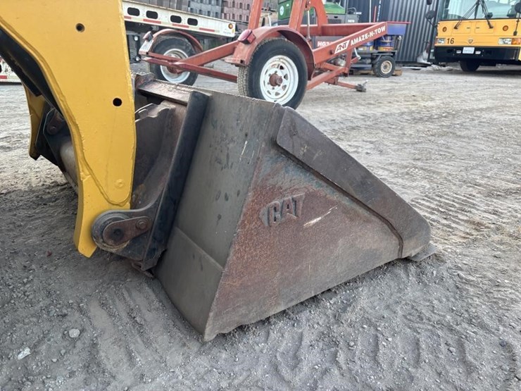 caterpillar-257b2-image-12