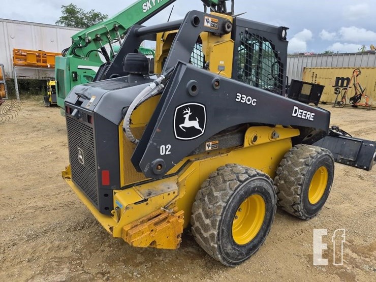 2020-deere-330g-image-3