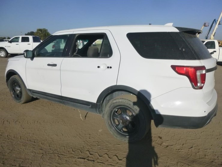 2017-ford-explorer-image-5