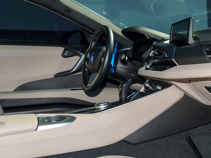 #1064-•-2015-bmw-i-8-image-92